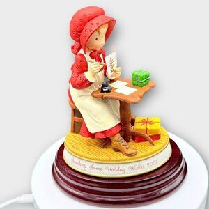 Holly Hobbie Christmas  Figurine 2007 Limited Edition